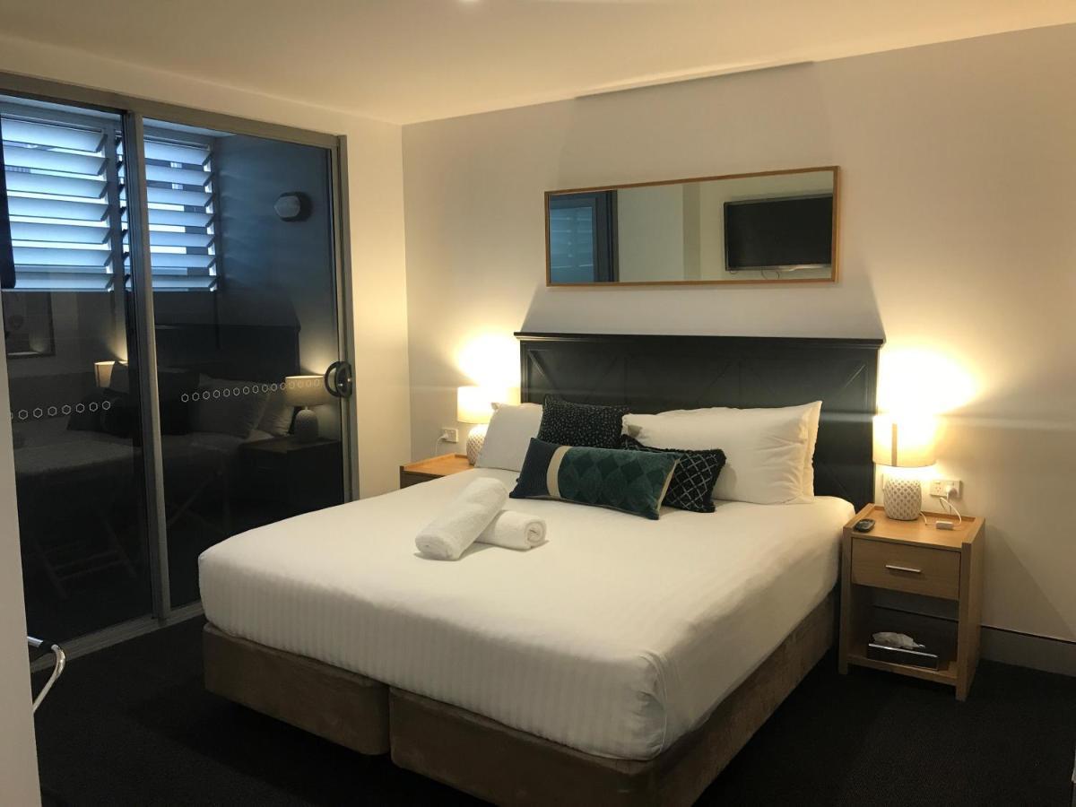 Aparthotel Crown On Darby Newcastle Esterno foto