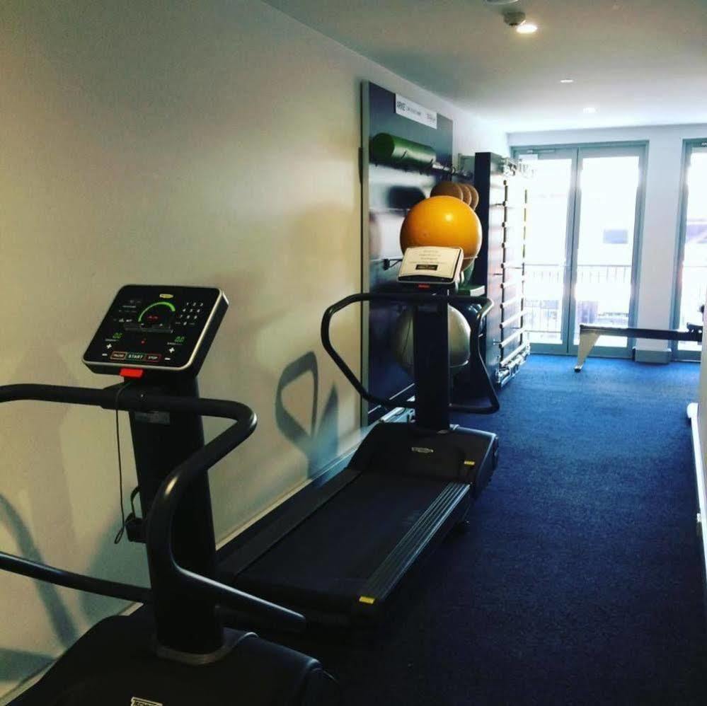 Aparthotel Crown On Darby Newcastle Esterno foto