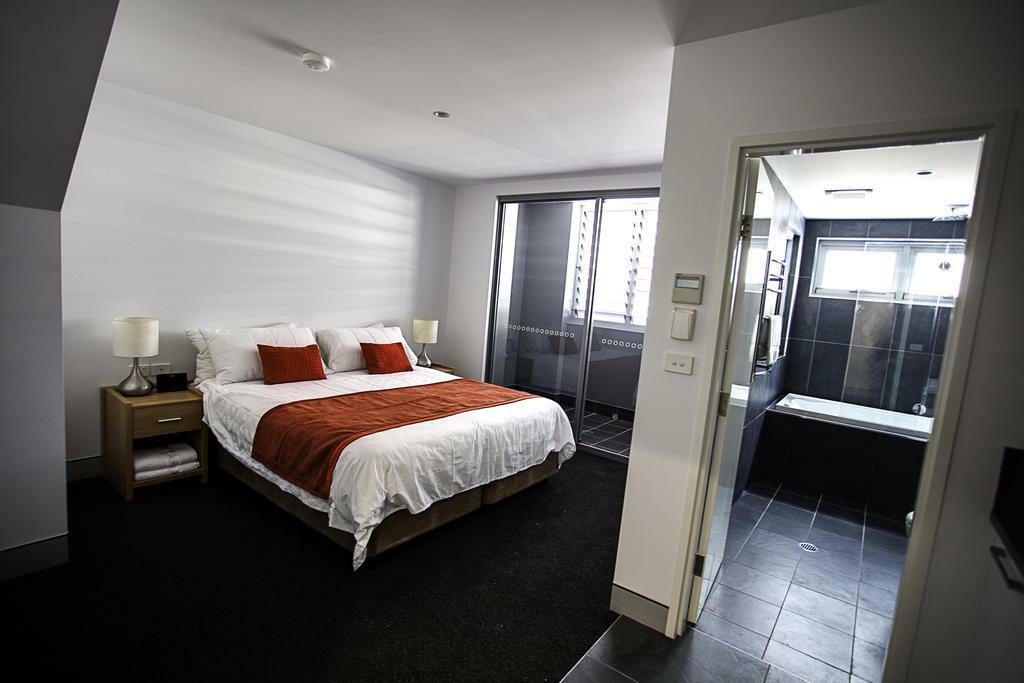 Aparthotel Crown On Darby Newcastle Esterno foto